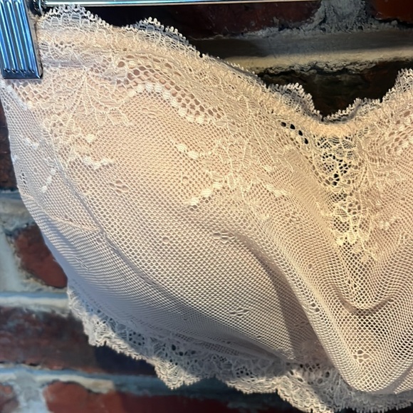 Spanx Undietectable Bandeau Bra - Picture 3 of 5